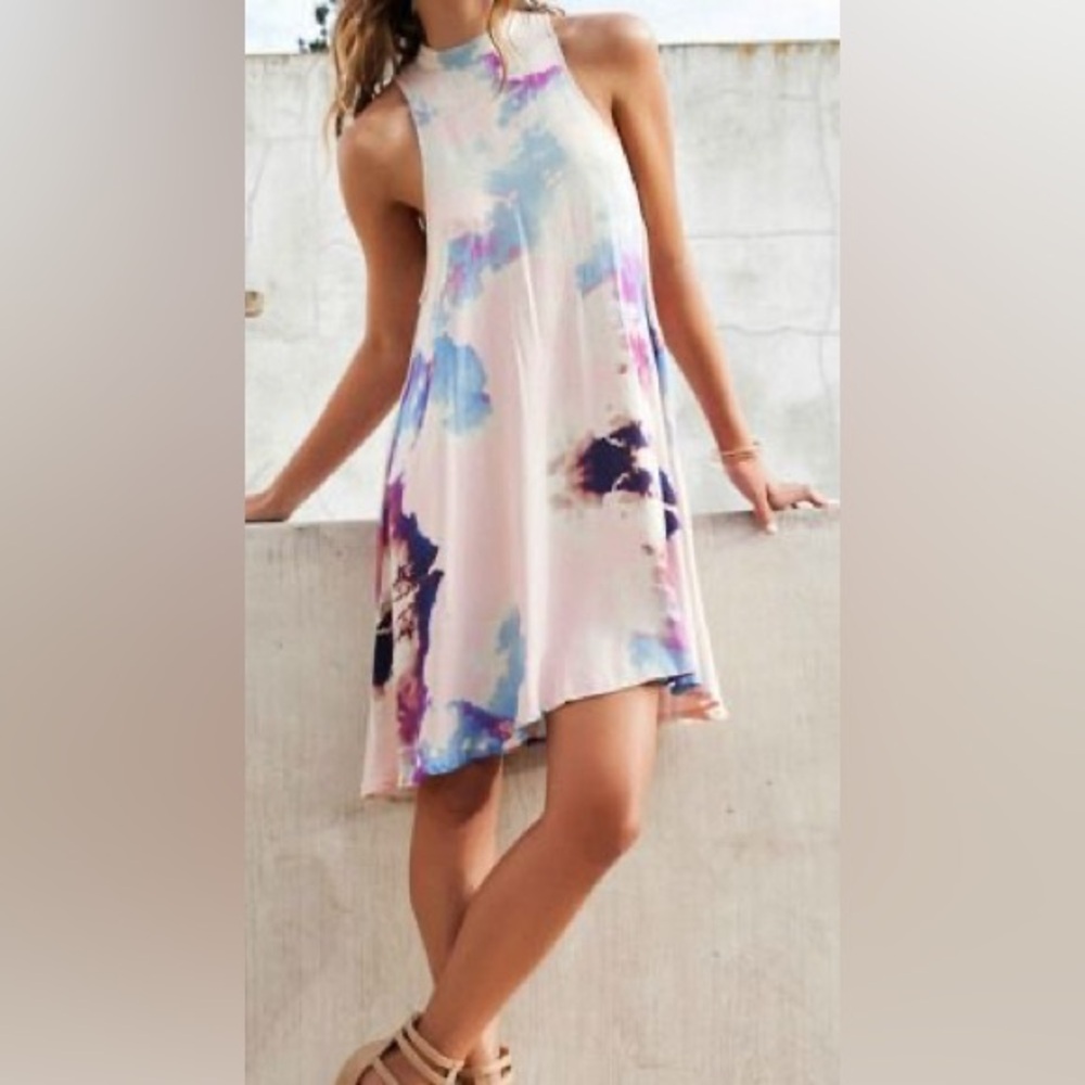 Halter dress with keyhole back